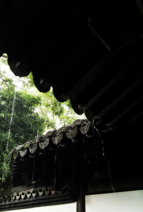 望着天空纷纷细雨粤语歌原唱